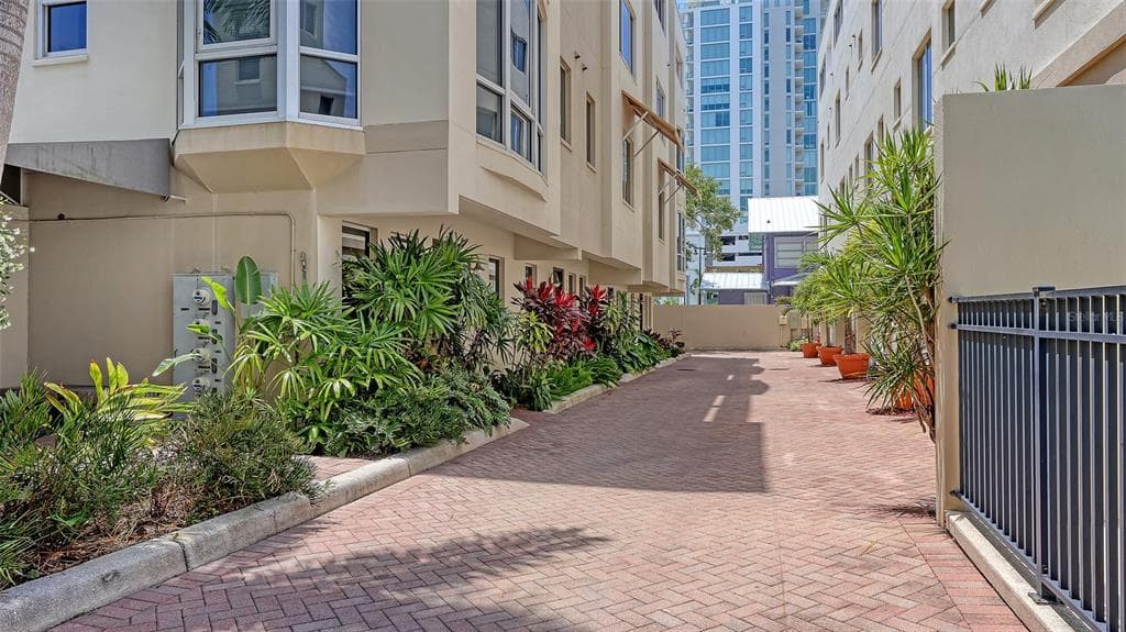 235 COCOANUT AVENUE # 128E, SARASOTA, FL 34236 — zdjęcie 3