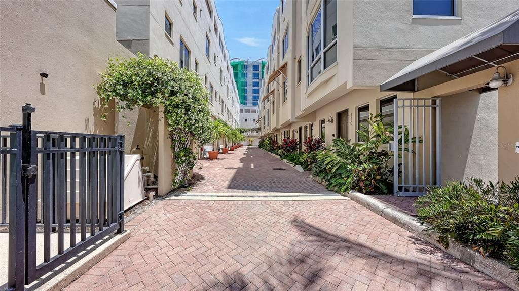 235 COCOANUT AVENUE # 128E, SARASOTA, FL 34236