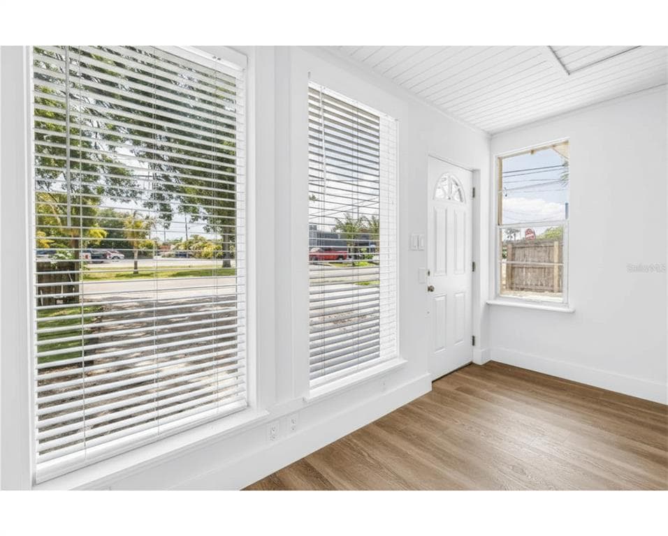 110 NE MONROE CIRCLE N, ST PETERSBURG, FL 33702 — zdjęcie 3