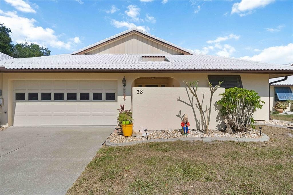 38 PEBBLE ROCK DRIVE, VENICE, FL 34293