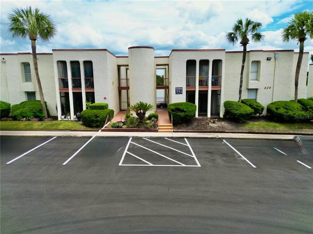 524 ORANGE DRIVE # 11, ALTAMONTE SPRINGS, FL 32701