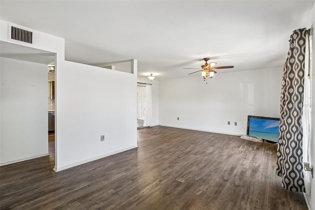 704 OJAI AVENUE, SUN CITY CENTER, FL 33573 — zdjęcie 4