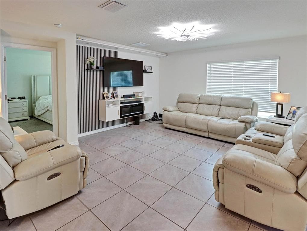 1202 TAHITIAN SUNRISE DRIVE, PLANT CITY, FL 33565 — zdjęcie 2