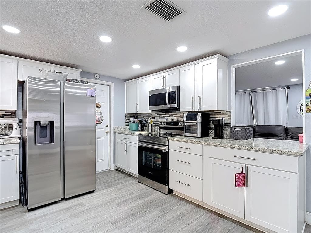 5913 APPLETREE ROAD, HOLIDAY, FL 34690 — zdjęcie 4