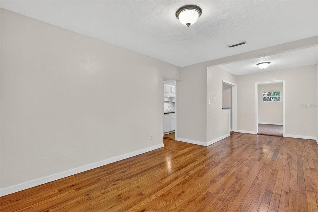 914 NE 6TH AVENUE, GAINESVILLE, FL 32601 — zdjęcie 5