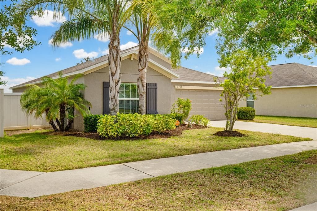 2202 4TH STREET SW, RUSKIN, FL 33570