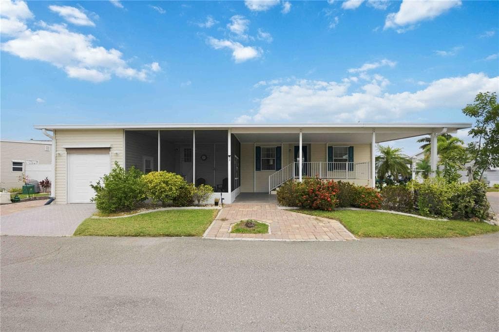 18 EMDEN CIRCLE, PUNTA GORDA, FL 33950