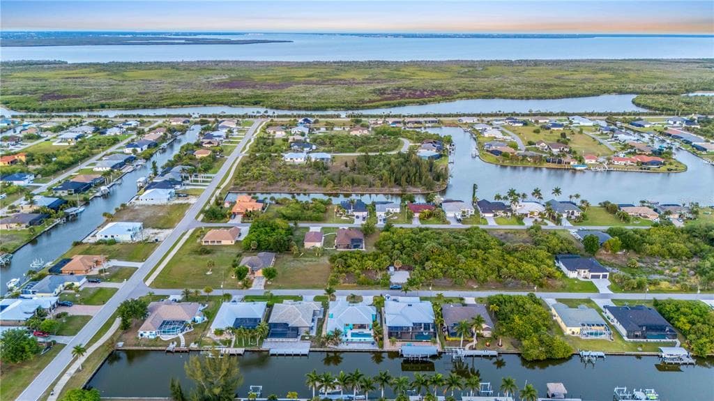 8084 BURWELL CIRCLE, PORT CHARLOTTE, FL 33981 — zdjęcie 3