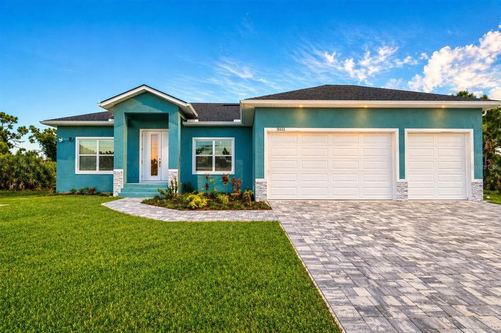 15473 LAKELAND CIRCLE, PORT CHARLOTTE, FL 33981
