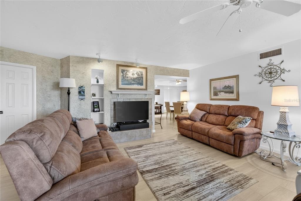 25188 MARION AVENUE # E208, PUNTA GORDA, FL 33950 — zdjęcie 4