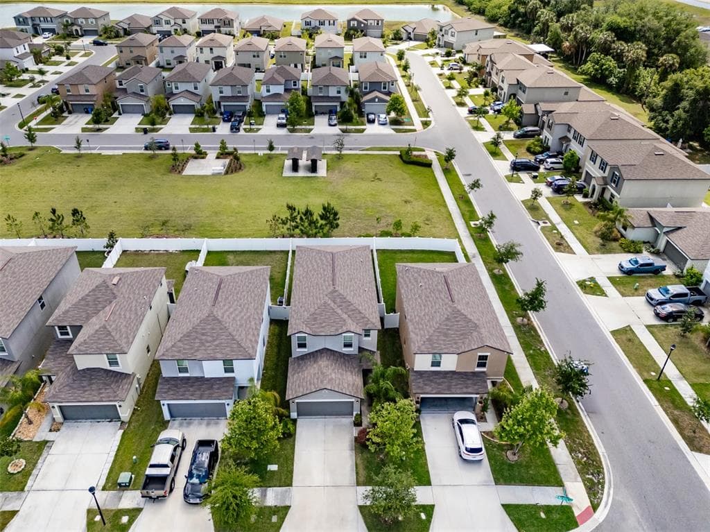 4712 RON EDDIE, TAMPA, FL 33619 — zdjęcie 4