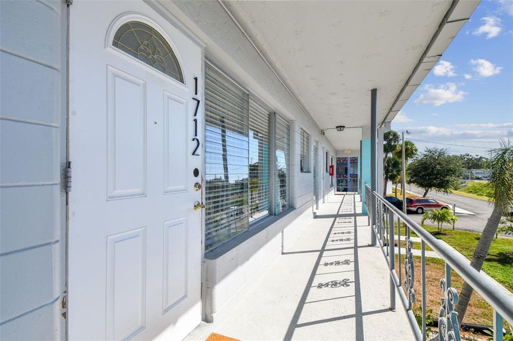 5861 42ND TERRACE N # 1712, KENNETH CITY, FL 33709 — zdjęcie 4