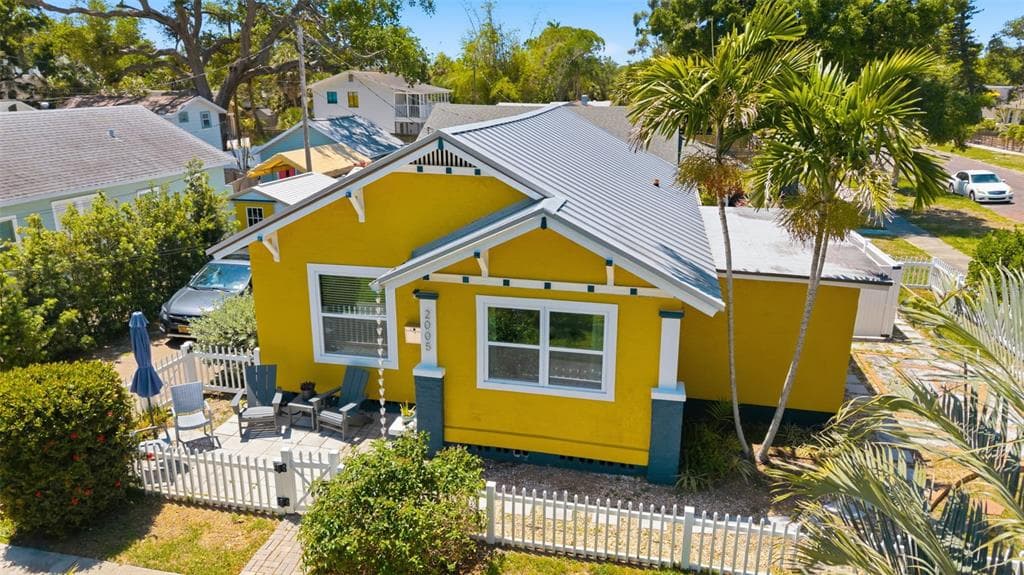 2005 3RD STREET S, ST PETERSBURG, FL 33705 — zdjęcie 2