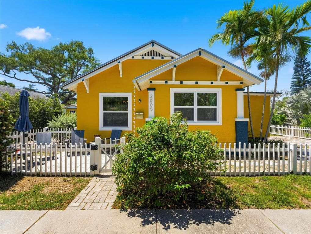 2005 3RD STREET S, ST PETERSBURG, FL 33705