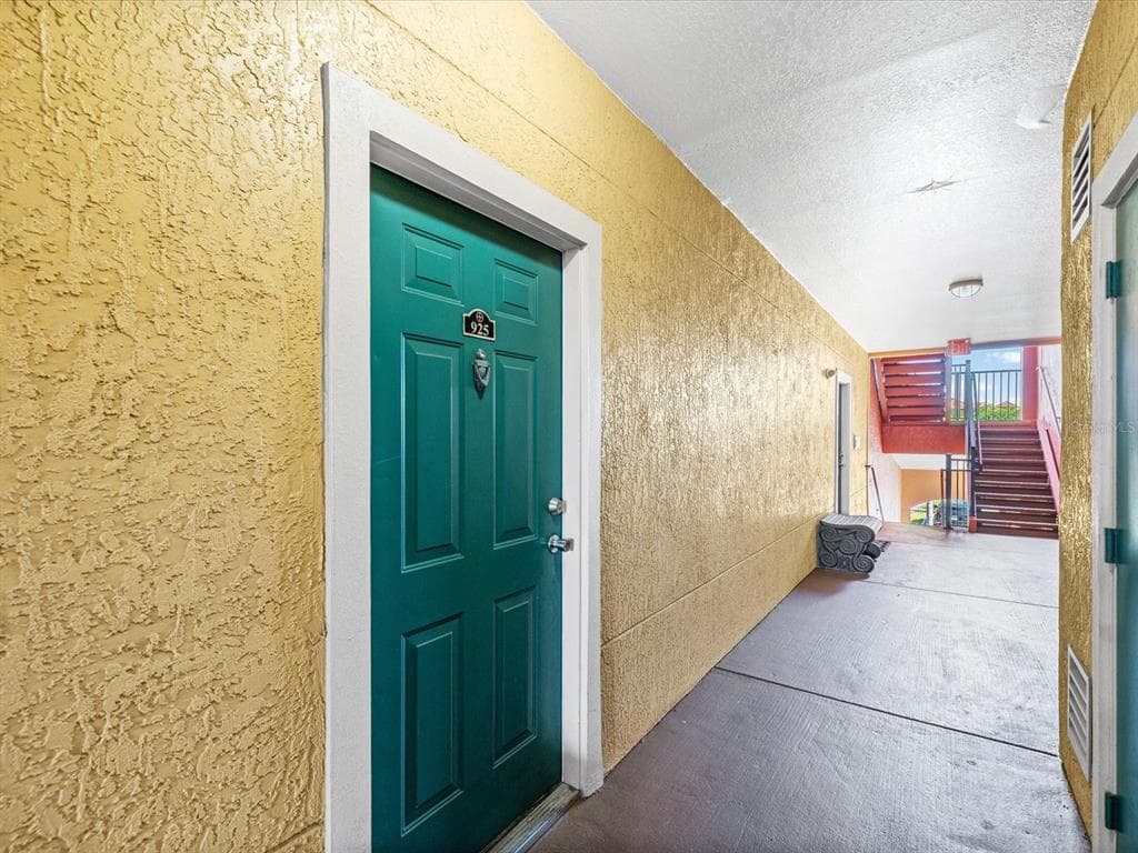 2731 VIA CAPRI # 925, CLEARWATER, FL 33764 — zdjęcie 4