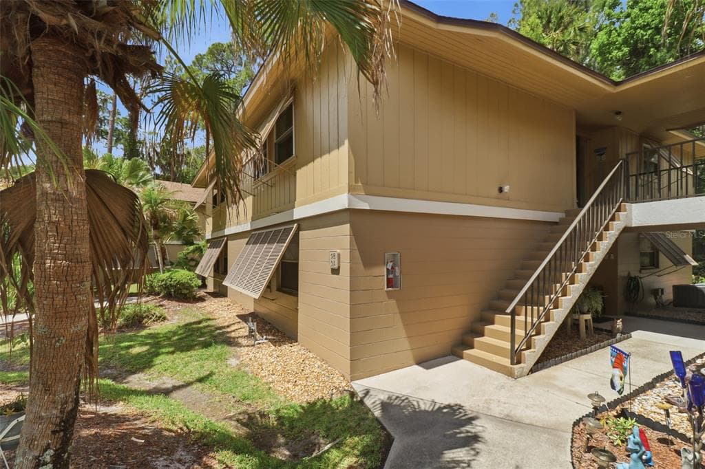 120 HIBISCUS WOODS COURT # 9B, DELTONA, FL 32725