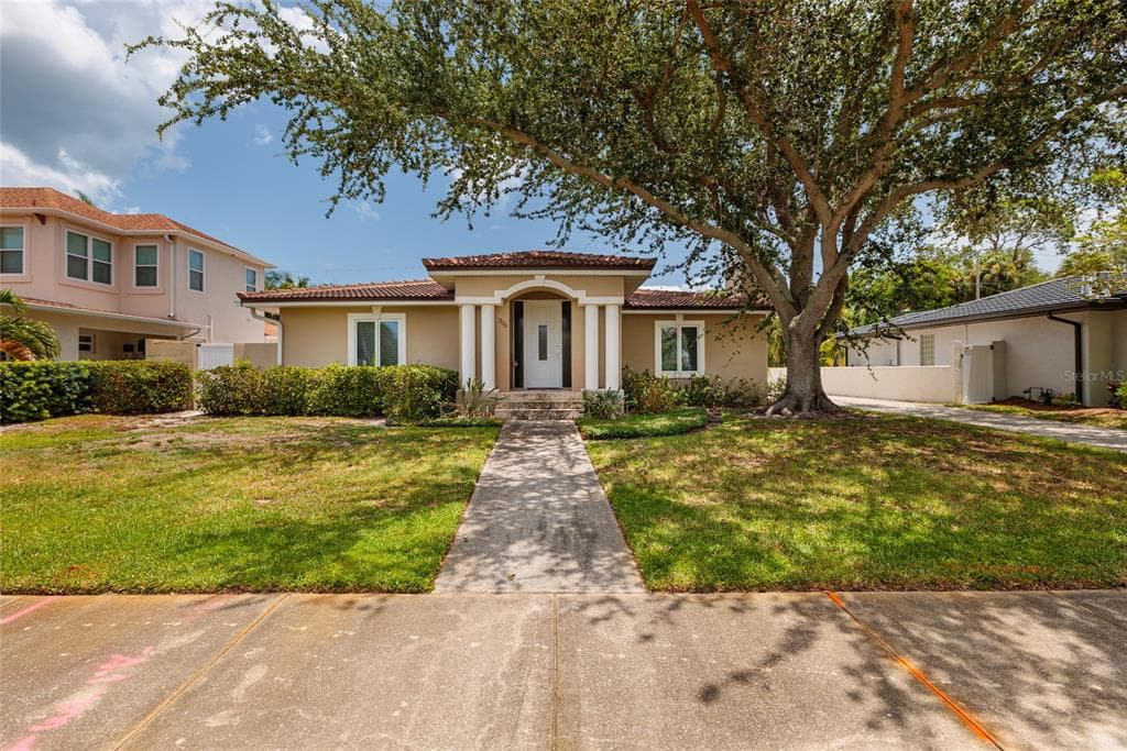 300 BRIGHTWATERS BOULEVARD NE, ST PETERSBURG, FL 33704