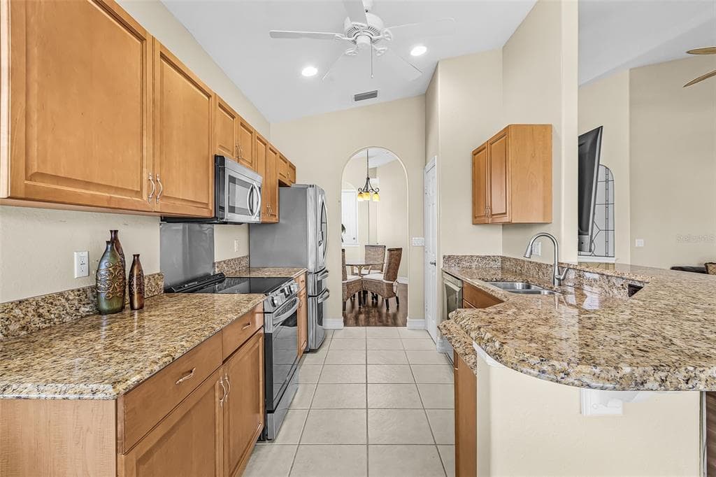 5626 CAPE HARBOUR DRIVE # 202, CAPE CORAL, FL 33914 — zdjęcie 4
