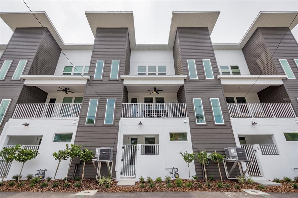 33 29TH STREET N, ST PETERSBURG, FL 33713