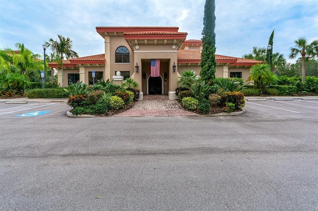 7702 LAKE VISTA COURT # 204, LAKEWOOD RANCH, FL 34202