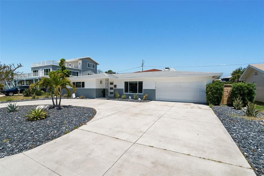 2671 W BAY ISLE DRIVE SE, ST PETERSBURG, FL 33705