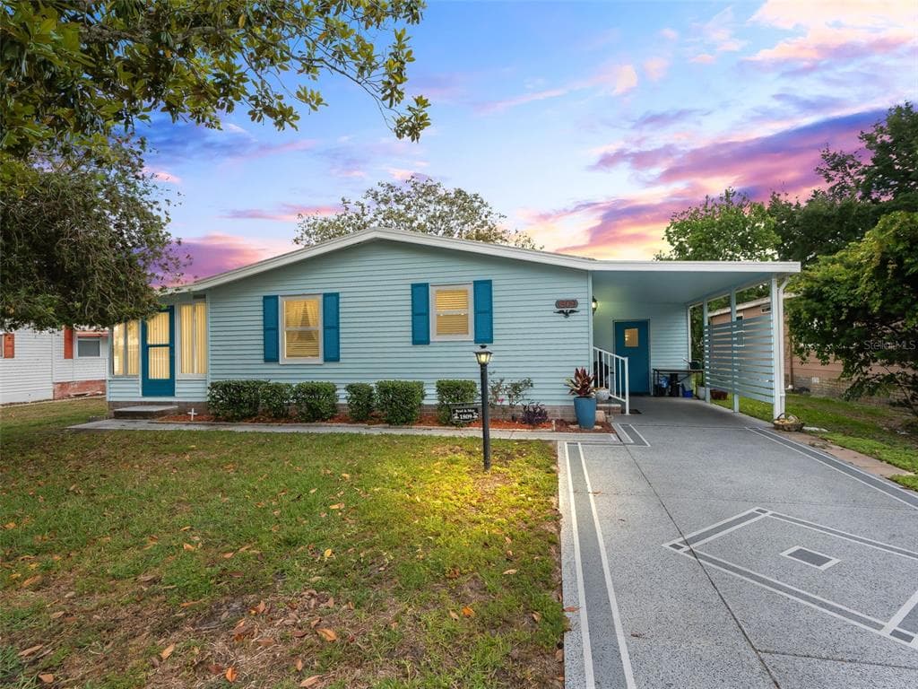 1809 DAFFODIL LANE, LADY LAKE, FL 32159