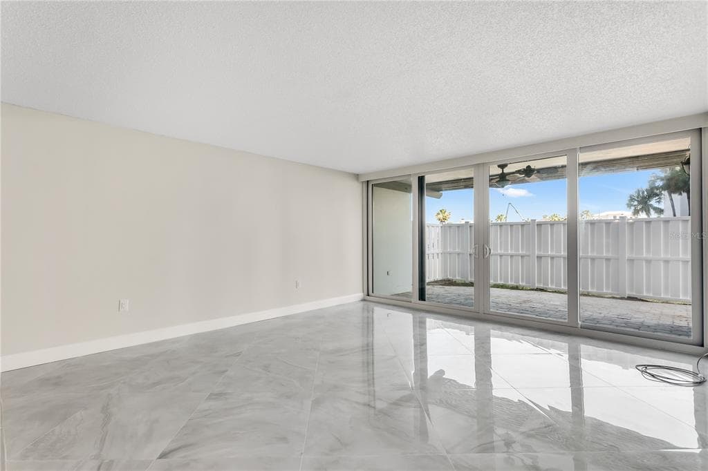 450 TREASURE ISLAND CAUSEWAY # 104, TREASURE ISLAND, FL 33706 — zdjęcie 2