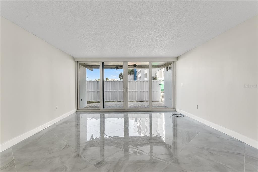 450 TREASURE ISLAND CAUSEWAY # 104, TREASURE ISLAND, FL 33706 — zdjęcie 3