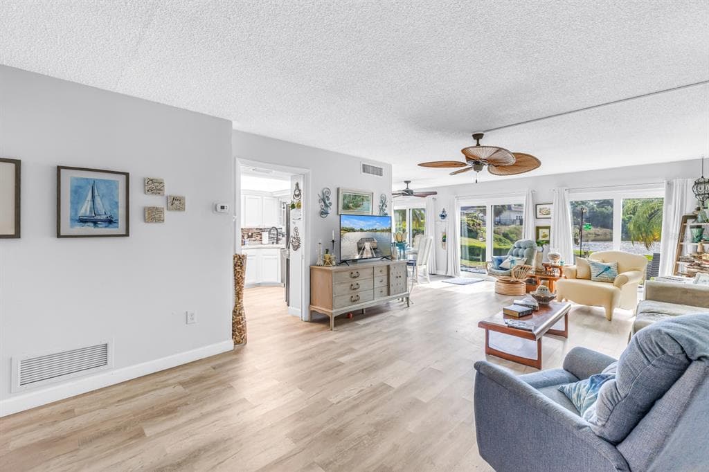 1655 S HIGHLAND AVENUE # J187, CLEARWATER, FL 33756 — zdjęcie 2