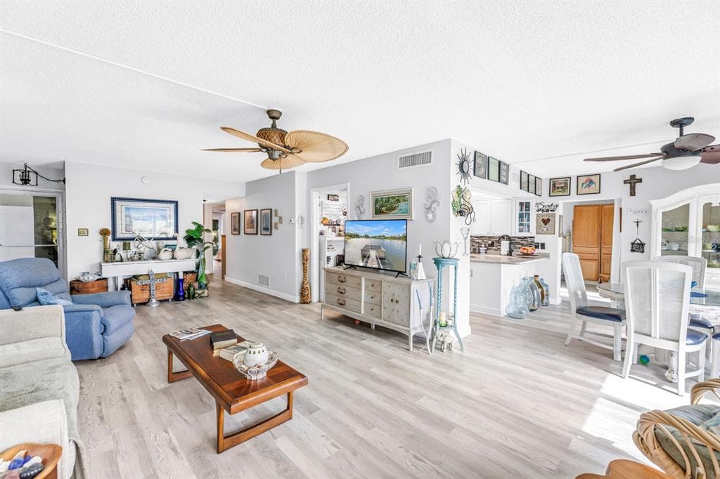 1655 S HIGHLAND AVENUE # J187, CLEARWATER, FL 33756 — zdjęcie 4