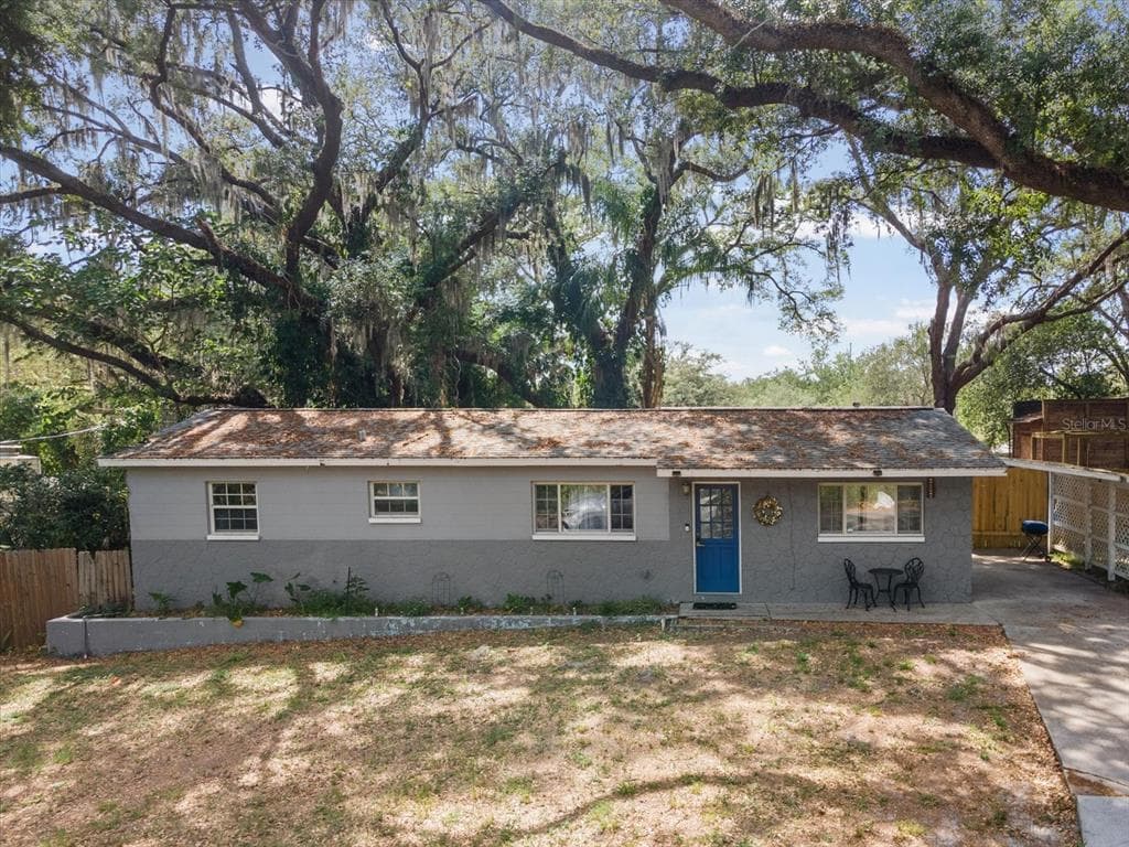 8512 N 29TH STREET, TAMPA, FL 33604