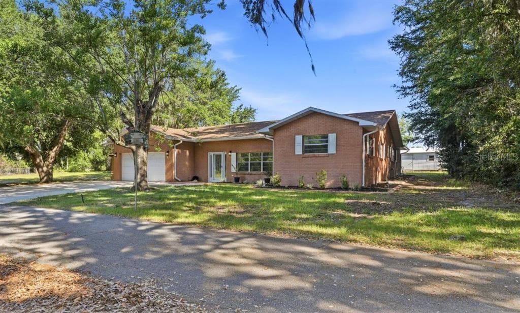 33201 COVENTRY DRIVE, LEESBURG, FL 34788