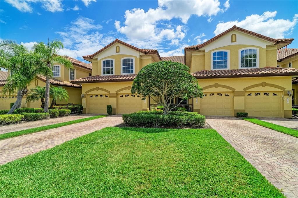 8261 MIRAMAR WAY # 202, LAKEWOOD RANCH, FL 34202