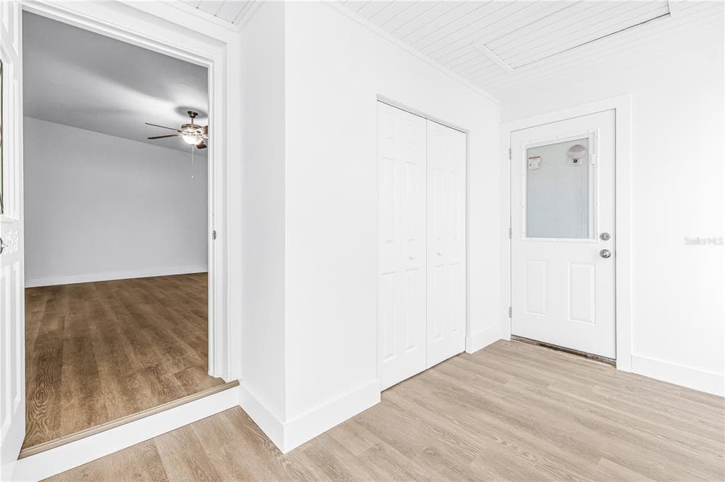 110 NE MONROE CIRCLE N # 1, ST PETERSBURG, FL 33702 — zdjęcie 4
