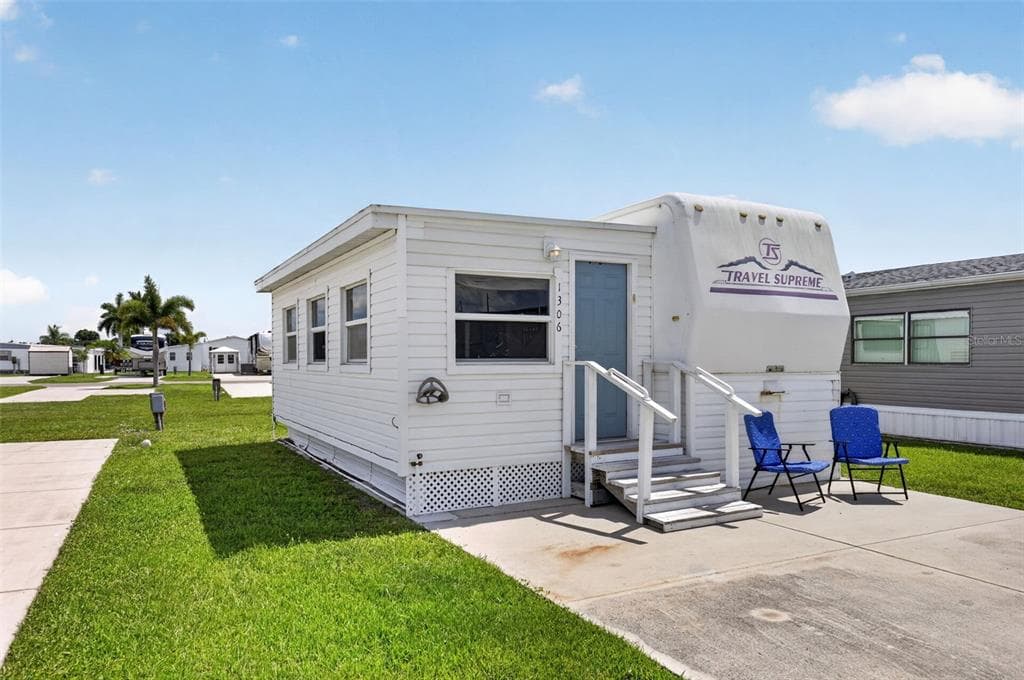 1306 TROUT, PUNTA GORDA, FL 33950