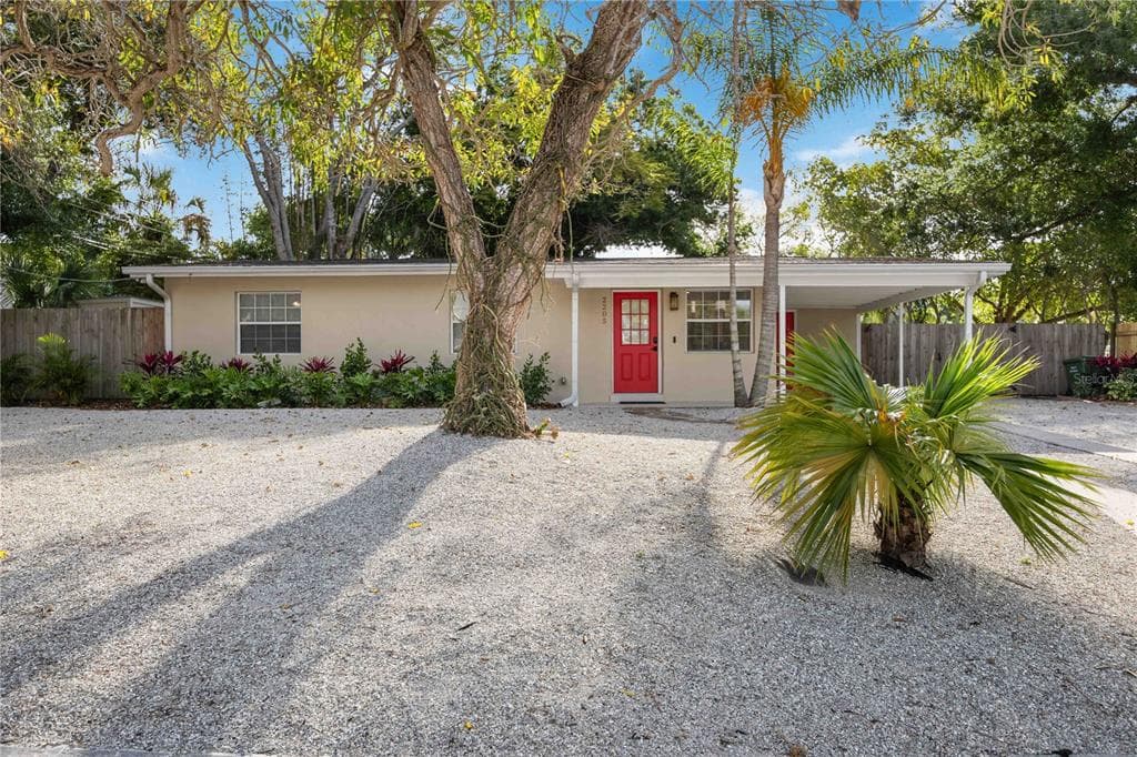 2205 FLOYD STREET, SARASOTA, FL 34239