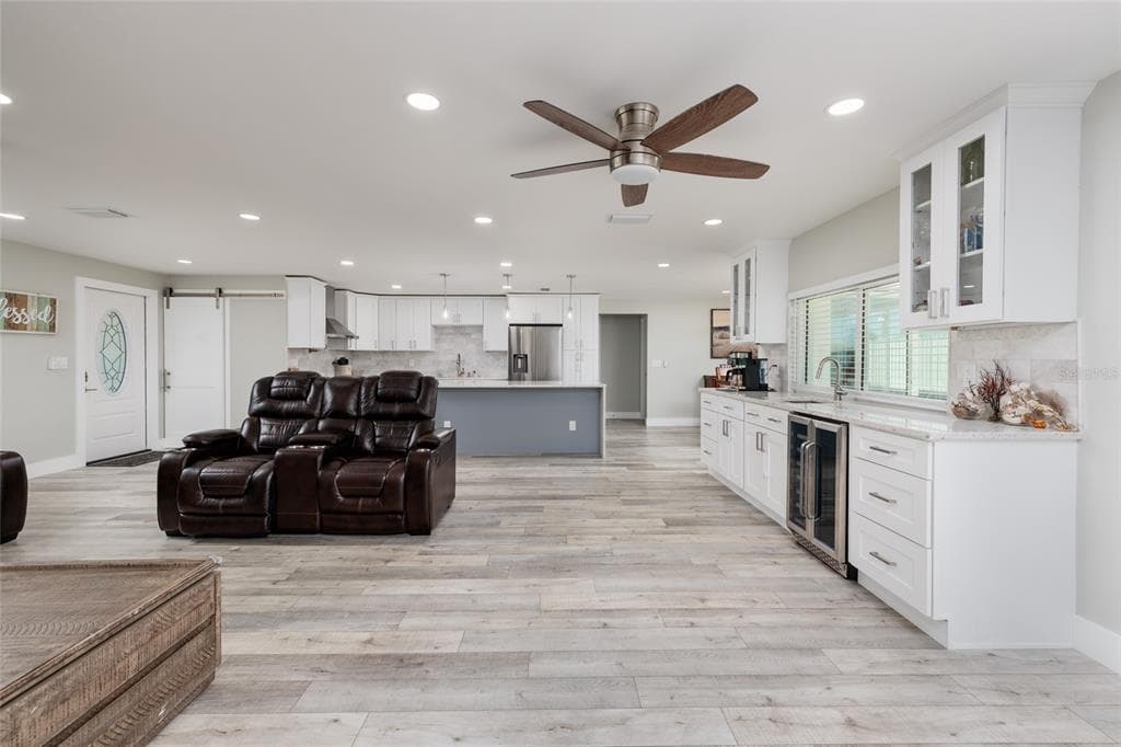 9773 1ST STREET NE, ST PETERSBURG, FL 33702 — zdjęcie 3