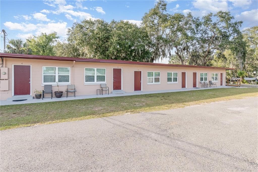 1401 E ALFRED STREET # 11, TAVARES, FL 32778