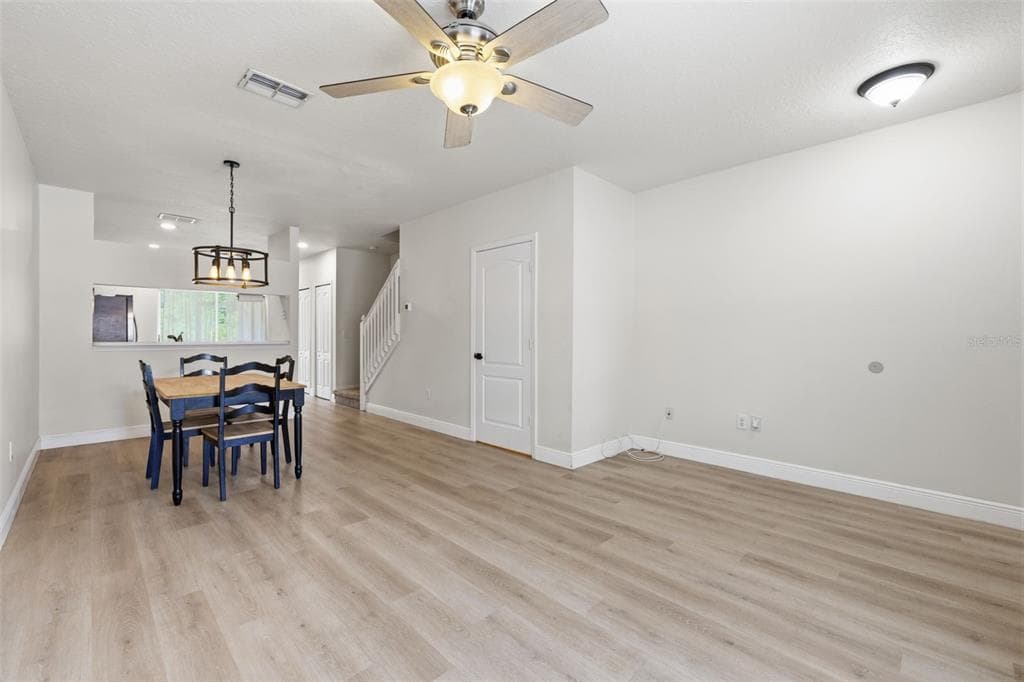 1141 KENNEWICK COURT, WESLEY CHAPEL, FL 33543 — zdjęcie 5