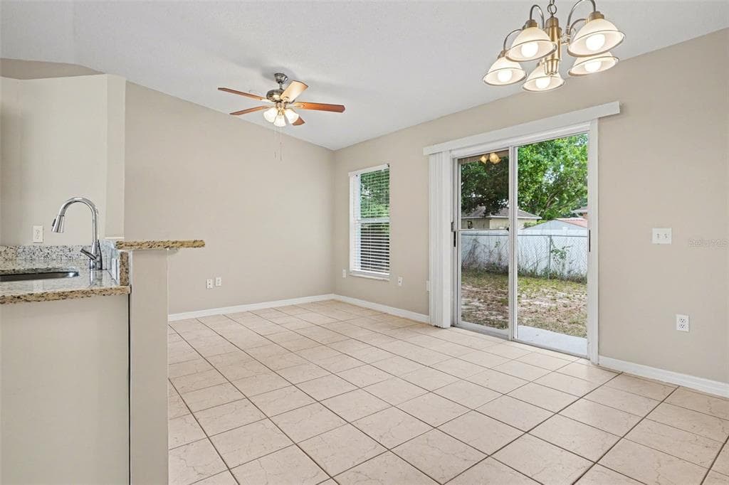 526 N FINCH COURT, KISSIMMEE, FL 34759 — zdjęcie 5