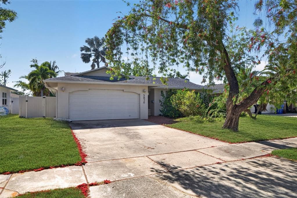 5810 VENETIAN BOULEVARD NE, ST PETERSBURG, FL 33703