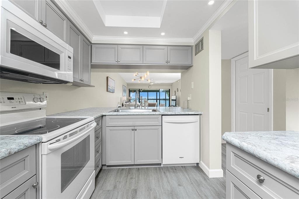 1551 BEACH ROAD # 306, ENGLEWOOD, FL 34223 — zdjęcie 5