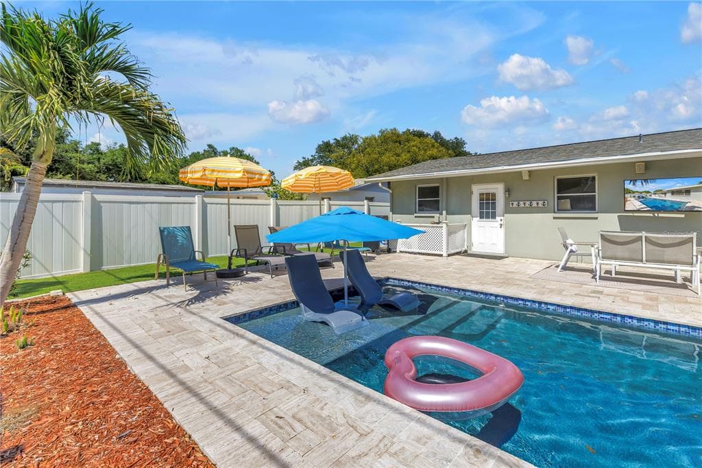 12096 OAK STREET, LARGO, FL 33774 — zdjęcie 3