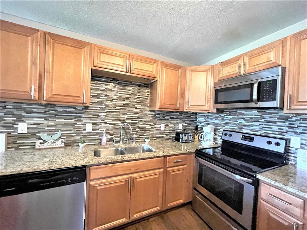 5106 104TH STREET N, ST PETERSBURG, FL 33708 — zdjęcie 4