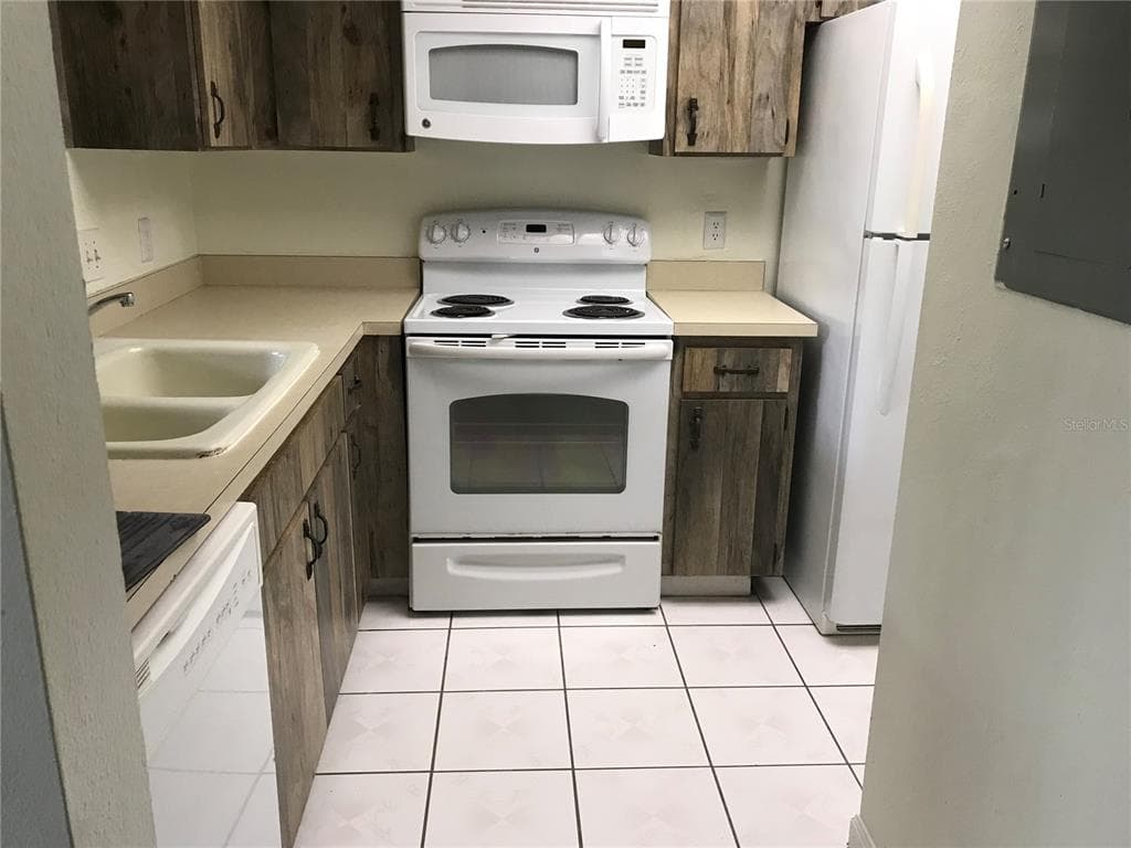 13610 S VILLAGE DRIVE # 4103, TAMPA, FL 33618 — zdjęcie 2