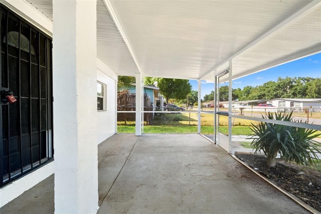 4914 S 82ND STREET, TAMPA, FL 33619 — zdjęcie 3