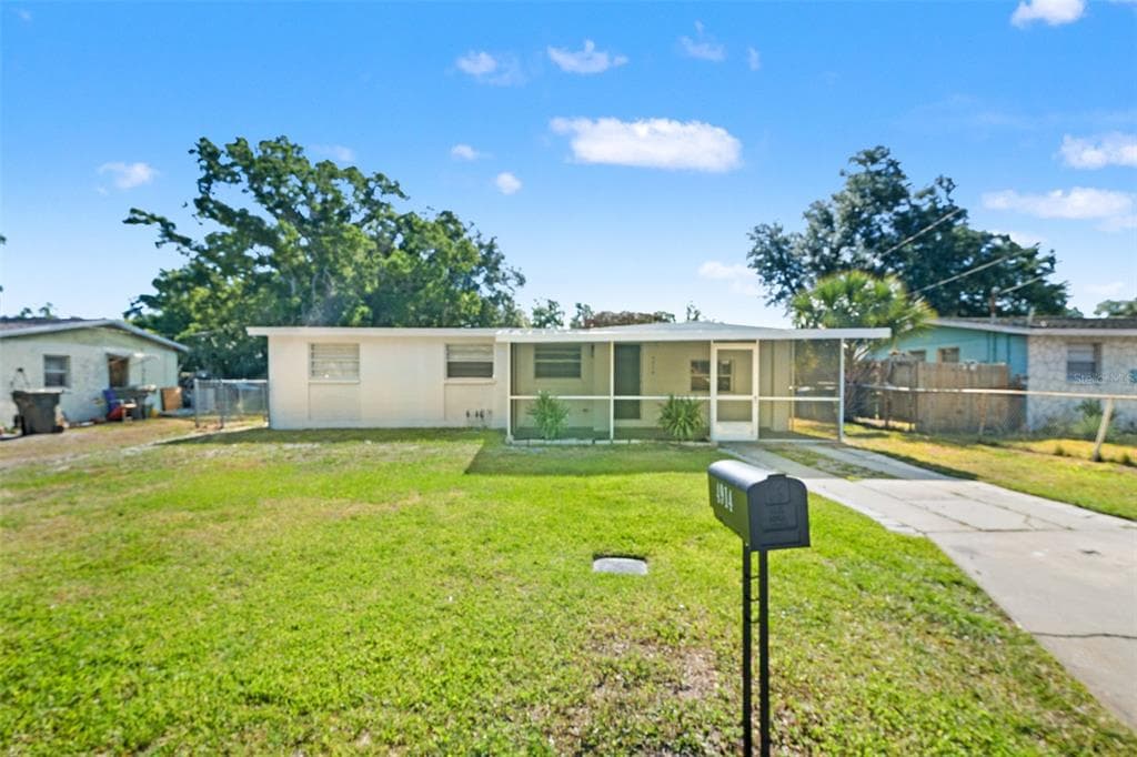 4914 S 82ND STREET, TAMPA, FL 33619