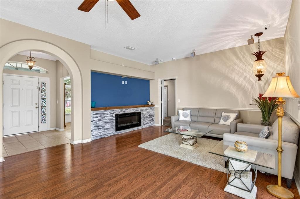 3805 MILFLORES DRIVE, SUN CITY CENTER, FL 33573 — zdjęcie 4