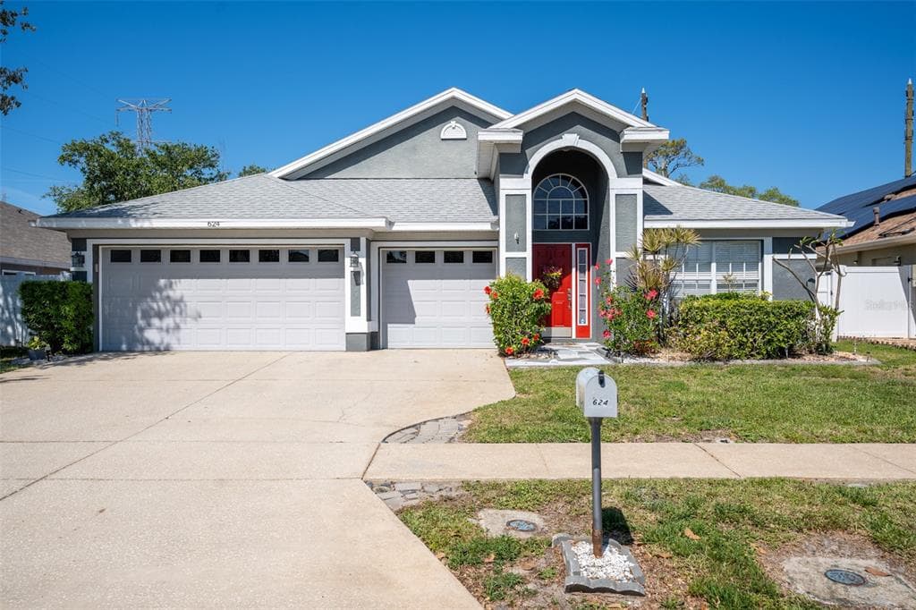 624 N LAKE BOULEVARD, TARPON SPRINGS, FL 34689