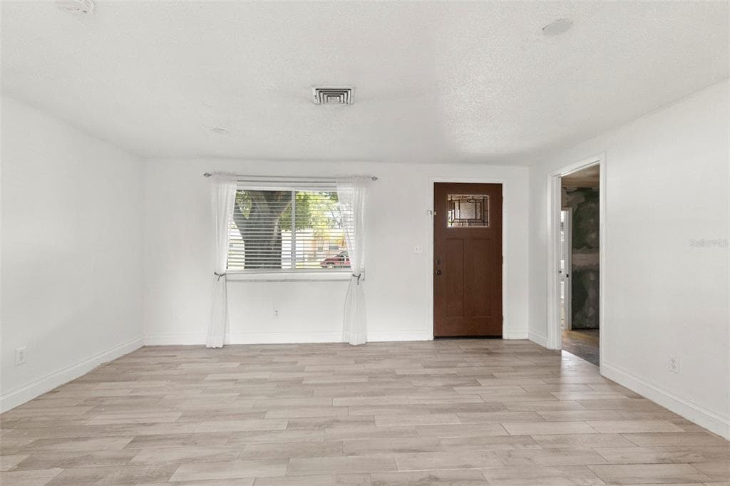 5557 146TH TERRACE N, CLEARWATER, FL 33760 — zdjęcie 3